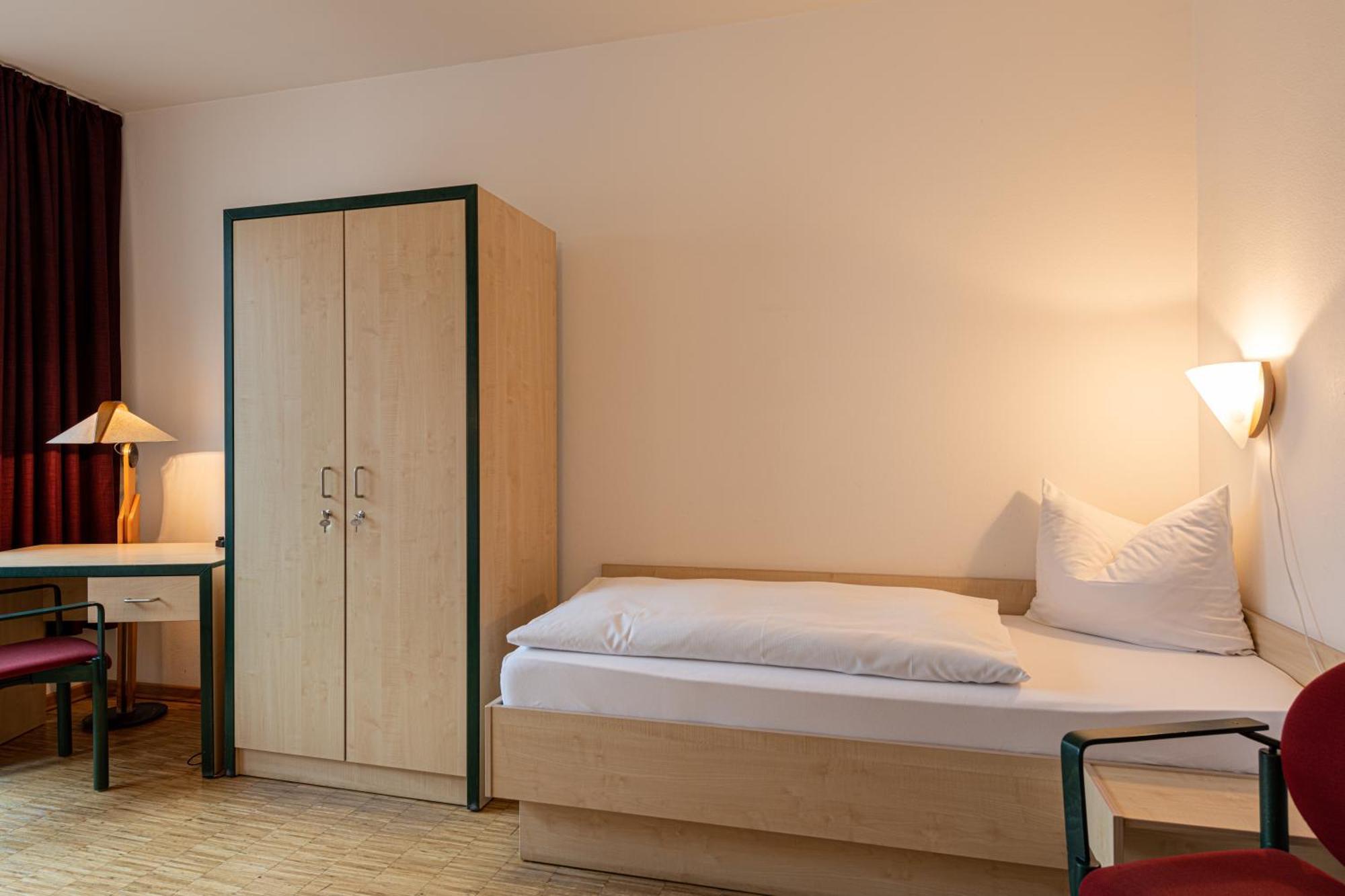 Roncalli-Haus Magdeburg - Tagungs-Und Seminarhaus المظهر الخارجي الصورة